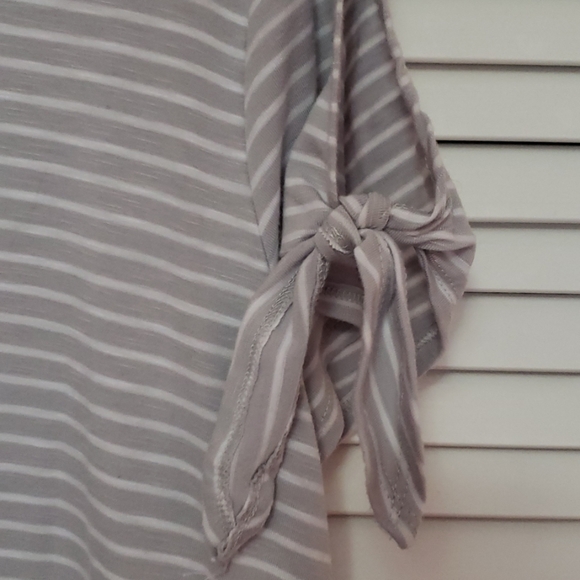 Blouse - Picture 2 of 3